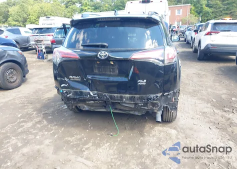 2017 Toyota Rav4 Xle z USA, uszkodzony, nr VIN 2T3RFREV5HW558996